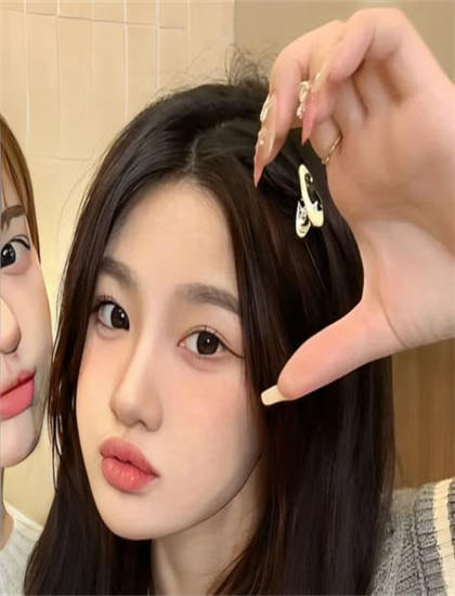 精准的探索《咖宝车神之时空守护》的奥秘：隐藏细节与深层意义